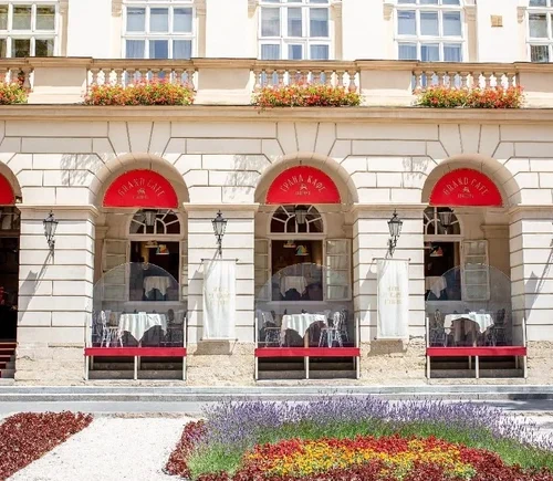 Прокуратура вимагає виселити Grand Cafe Leopolis із львівської Ратуші. Реакція !Fest