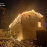 У Києві внаслідок російського обстрілу пошкоджено житловий будинок: понад 10 загиблих