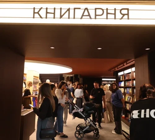 У Львові в будівлі колишнього кінотеатру відкрили книгарню «Сенс»
