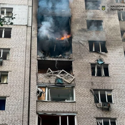 У Києві дрон вдарив по житловому будинку: загинув підліток, ще майже 10 людей отримали поранення