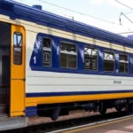 Під час «жовтої» тривоги їздитимуть поїзди та працюватимуть вокзали – рішення уряду