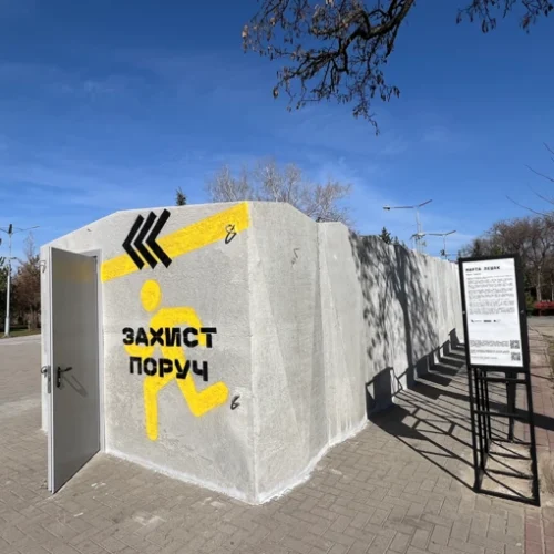 Київ закупив 50 мобільних укриттів: їх встановлять на зупинках