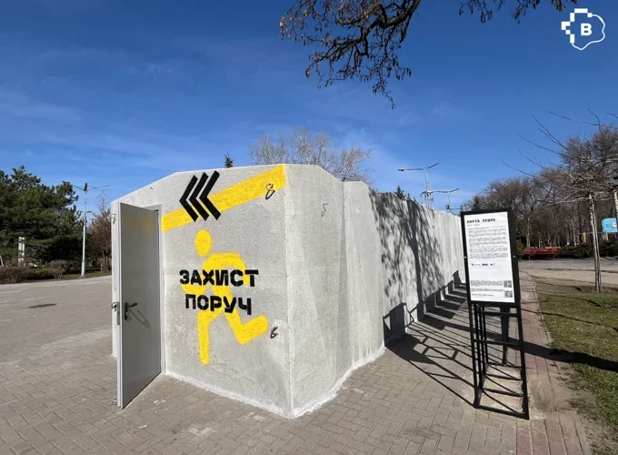 Київ закупив 50 мобільних укриттів: їх встановлять на зупинках