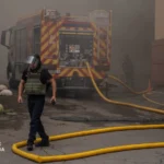 У Києві пошкоджено 6-поверховий будинок внаслідок російської атаки: поранено майже 10 людей