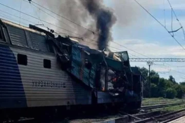 Росіяни вдарили по пасажирському поїзду Київ-Суми