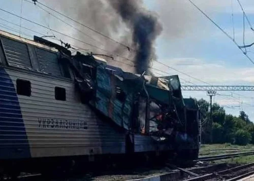 Росіяни вдарили по пасажирському поїзду Київ-Суми