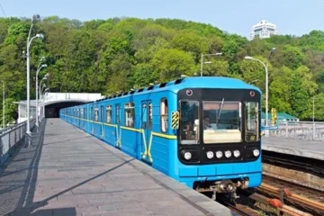 Наземна ділянка «червоної» гілки метро не працюватиме під час «жовтих» тривог – КМДА
