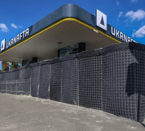 Ukrnafta встановлює 13 бетонних укриттів на заправках у Києві та області