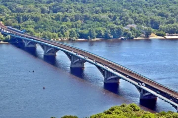 Уряд вимагає від міської влади Києва не зупиняти метро під час тривог