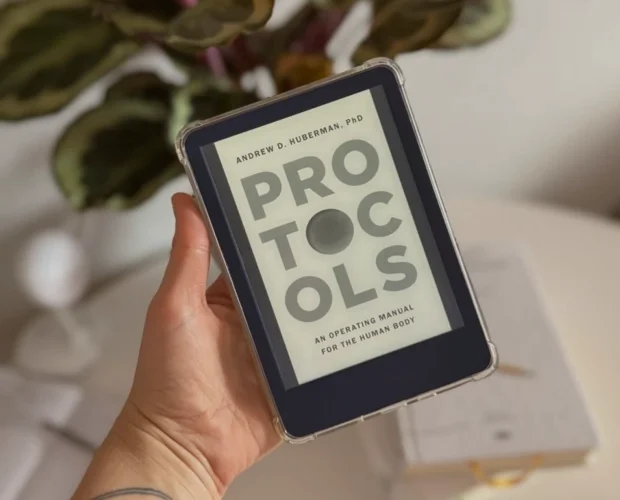 «Протоколи» Губермена: ми прочитали книгу хайпового подкастера і розповідаємо, чи варта вона уваги