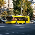 Після подорожчання проїзду пасажиропотік у Києві впав на 10%, продаж проїзних – удвічі
