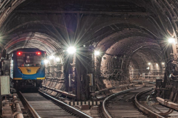 З 10 вересня метро в Києві працюватиме на годину довше