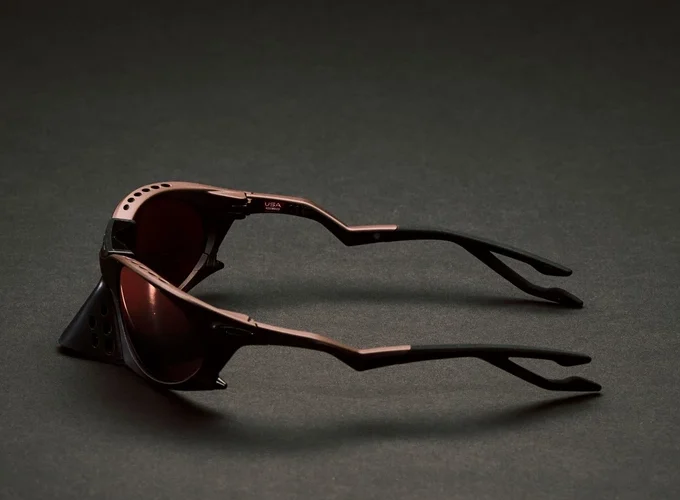 Тревіс Скотт та Oakley презентували першу спільну колекцію окулярів Chapter 001