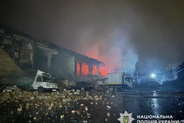 Унаслідок балістичної атаки на Київ пошкоджено пологовий та дев’ять приватних будинків: є загиблі