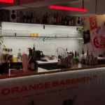 «Якийсь київський підвал» Orange Bar відкрили біля метро «Хрещатик»