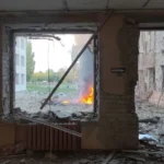 Росіяни атакували школу в Сумах чотирма авіабомбами: є загиблі, 100 людей евакуювали
