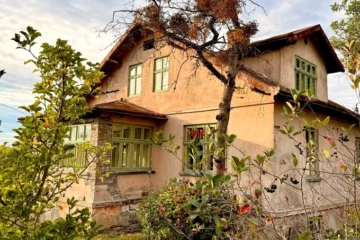 «Спадщина.UA» продає відновленну віллу 20 століття біля Львова. Там знайшли історичні розписи
