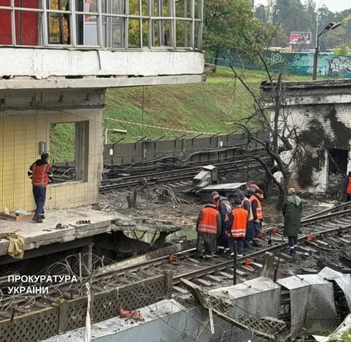 Російський обстріл пошкодив метро. Не працюють станції «Чернігівська» та «Лісова» 