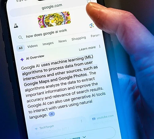 Google інтегрує рекламу в ШІ-пошук по всьому світу