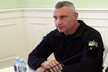 Кличко другий рік поспіль закликав киян виїжджати з міста через «важку зиму»