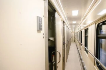 Укрзалізниця отримала нові вагони, які можуть працювати без електрики