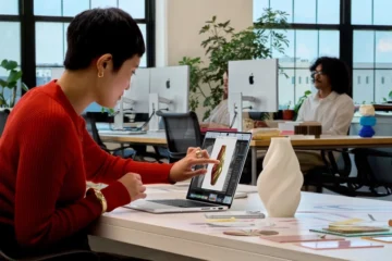 Apple випустила перший MacBook з сенсорним екраном