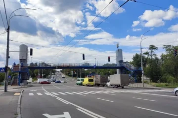 КМДА збирається ремонтувати надземний перехід, де вже 2 роки є наземний – «Пасажири Києва»