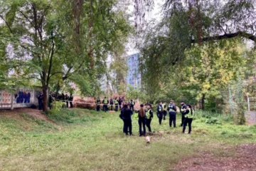 Поліція розслідує травмування поліцейської та активістки під час акції протесту на Теремках