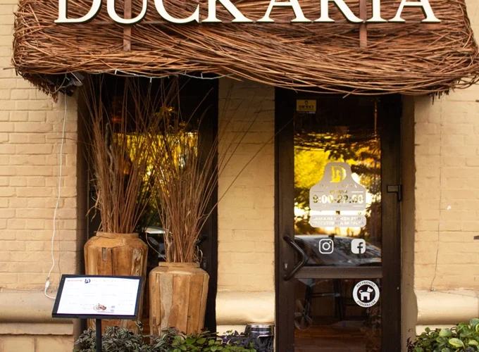Ресторан Duckaria з власною качиною фермою відкрили на Лаврській