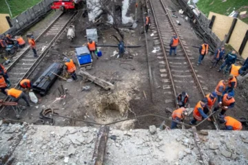 Станція метро «Лісова» відновила роботу