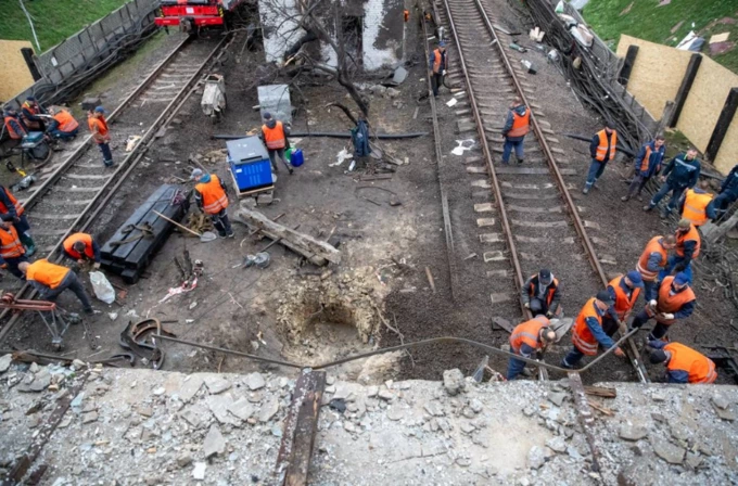 Станція метро «Лісова» відновила роботу