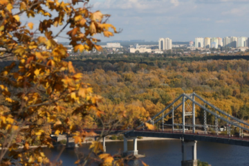 Осінь 2026-го «запізнилась» у Київ на п’ять днів