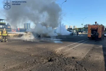 У Чабанах на дорозі загорілися авто внаслідок російської атаки: є загиблі та поранені