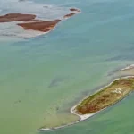 На Каспійському морі утворився новий острів через падіння рівня води