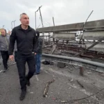 Росіяни знову вдарили по «Південному» мосту: він перекритий для транспорту та метро