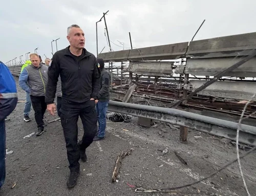 Росіяни знову вдарили по «Південному» мосту: він перекритий для транспорту та метро